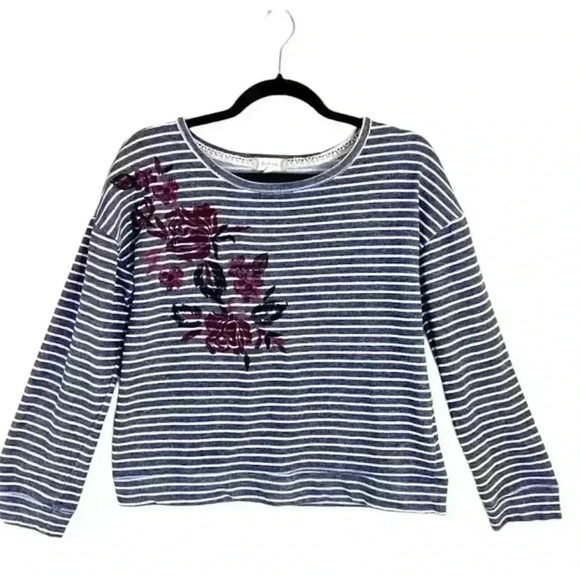 ALTAR’D STATE Gray/White Stripe Floral Cross Stitch Long Sleeve Crop Top Size M - Picture 1 of 8